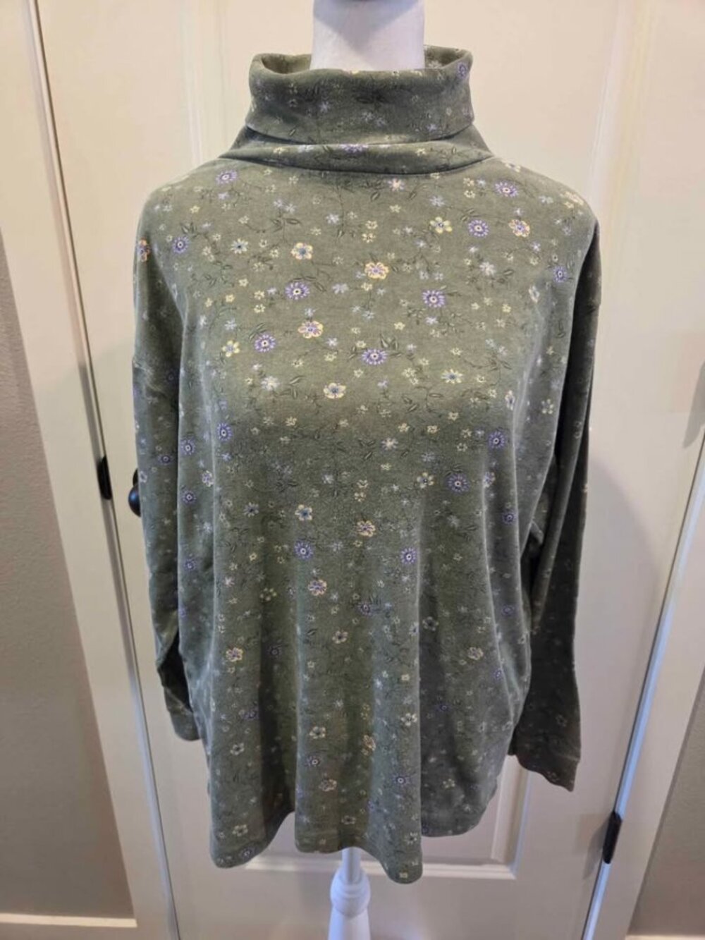 Vintage womens Northern Reflections green floral cotton turtleneck large